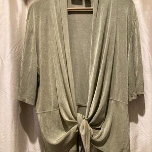 Chicos- size 3 Poly/spendex tie in front top